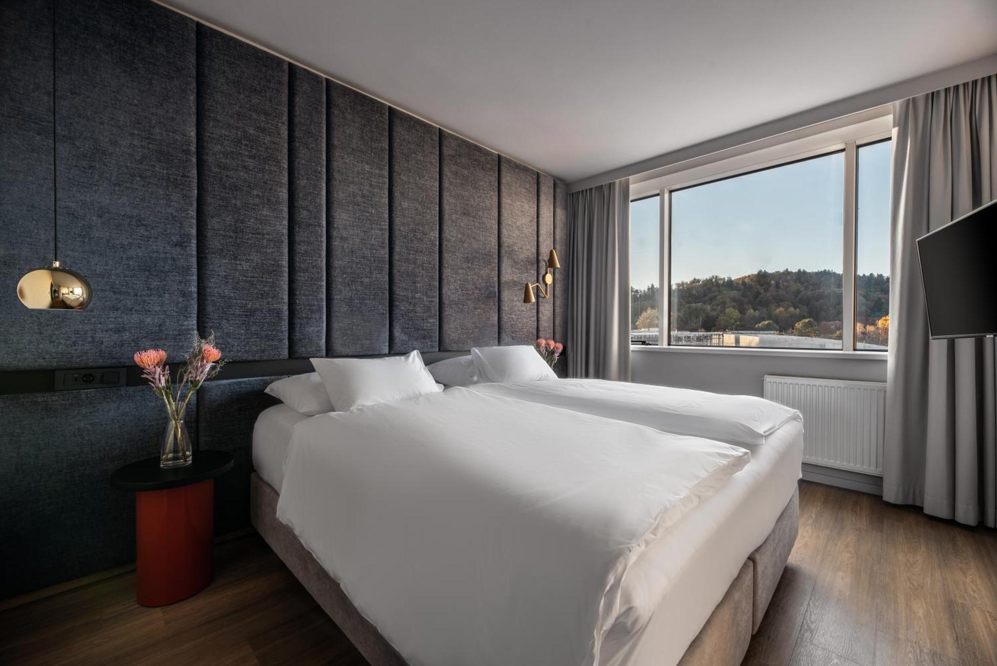 Hotel Lev 4*