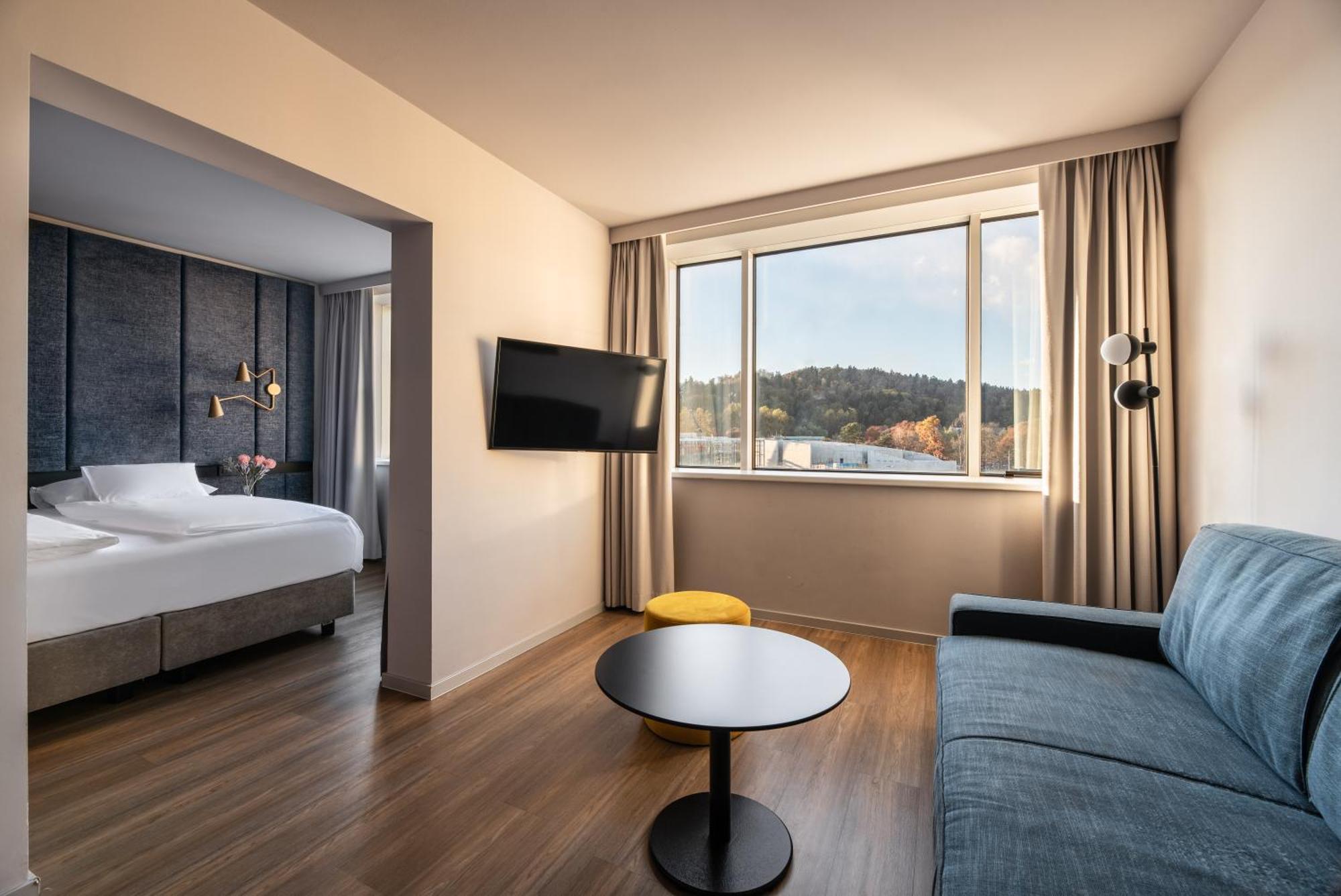 Lev Hotel 4*
